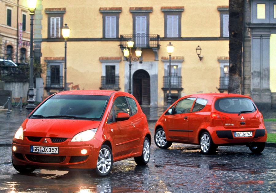  Mitsubishi Colt CZT 2005 года  (фото 25 из 31)